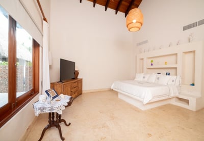 Luxury Villa Photo #27