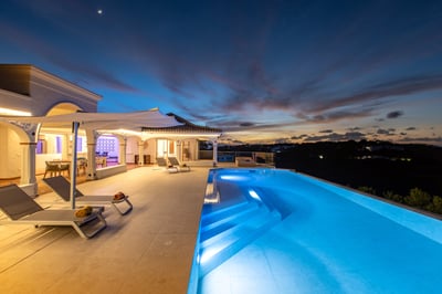 Luxury Villa Photo #7