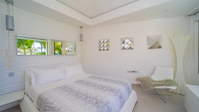 Luxury Villa Photo #47