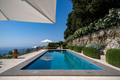 Luxury Villa Photo #10