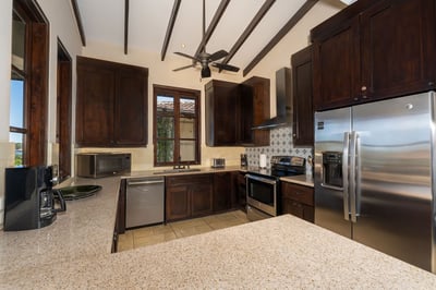 Luxury Villa Photo #6