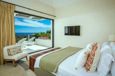 Luxury Villa Photo #32
