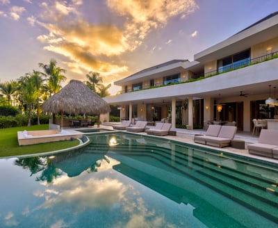 Luxury Villa Photo #4