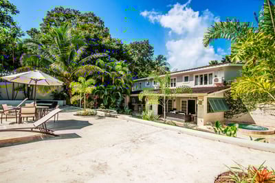 Luxury Villa Photo #14