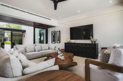 Luxury Villa Photo #17