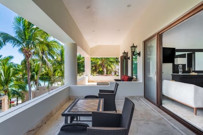 Luxury Villa Photo #42