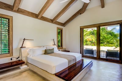 Luxury Villa Photo #18