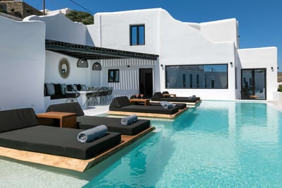 Luxury Villa Photo #3