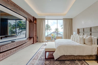 Luxury Villa Photo #36