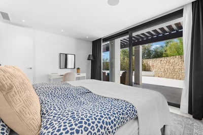 Luxury Villa Photo #22