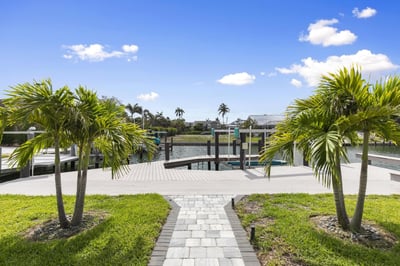 Luxury Villa Photo #6