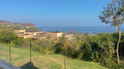 Luxury Villa Photo #3