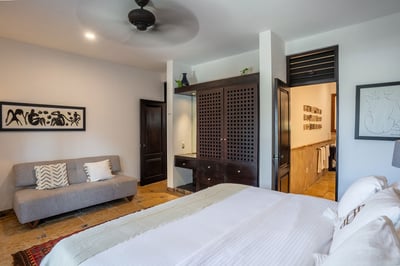 Luxury Villa Photo #37