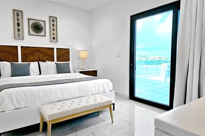Luxury Villa Photo #31