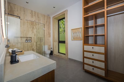 Luxury Villa Photo #38