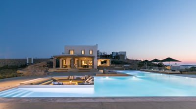 Luxury Villa Photo #3