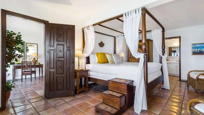 Luxury Villa Photo #25