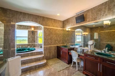 Luxury Villa Photo #14