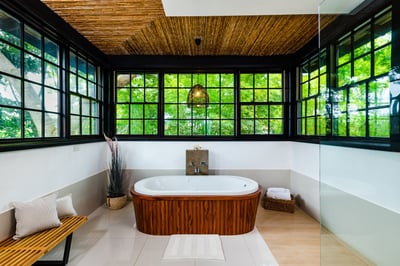 #5. Relax in the stunning tub...