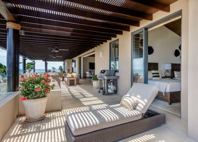 Luxury Villa Photo #6