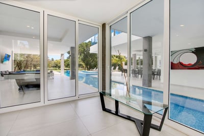 Luxury Villa Photo #37