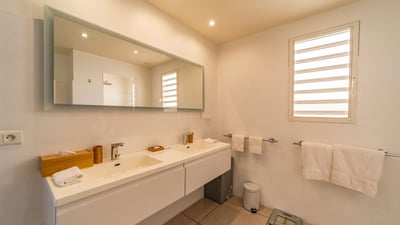 Luxury Villa Photo #48