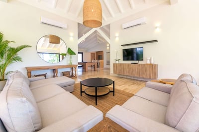 Luxury Villa Photo #8
