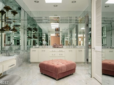 Luxury Villa Photo #30