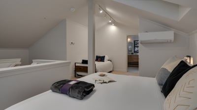 Loft bedroom, king bed and twin bed