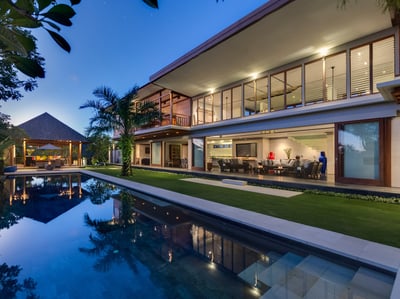 Luxury Villa Photo #2