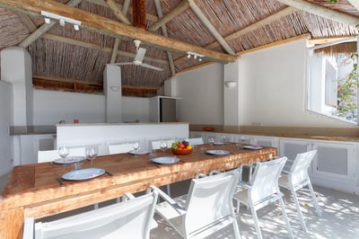 Luxury Villa Photo #10