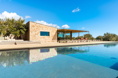 Luxury Villa Photo #3