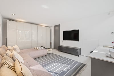 Luxury Villa Photo #8