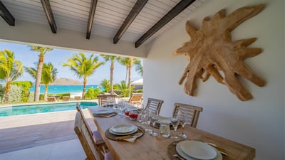 Luxury Villa Photo #17