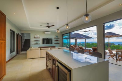 Luxury Villa Photo #23