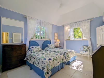 Luxury Villa Photo #15