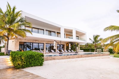 Luxury Villa Photo #7