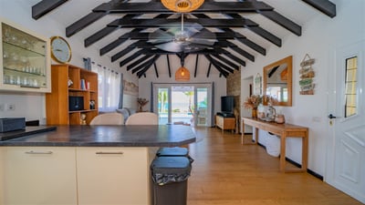 Luxury Villa Photo #28