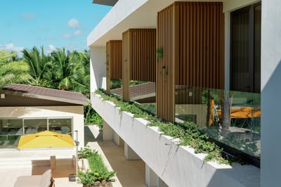 Large luxury villa with full staff and ocean views