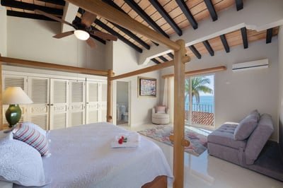 Luxury Villa Photo #24