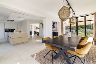 Luxury Villa Photo #25