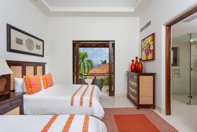 Luxury Villa Photo #35