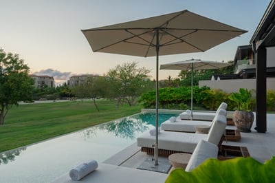 Luxury Villa Photo #6