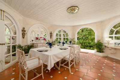 Luxury Villa Photo #12