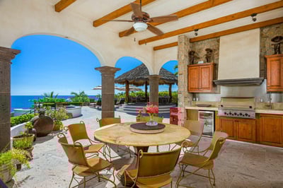 Luxury Villa Photo #16