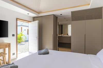 Luxury Villa Photo #25