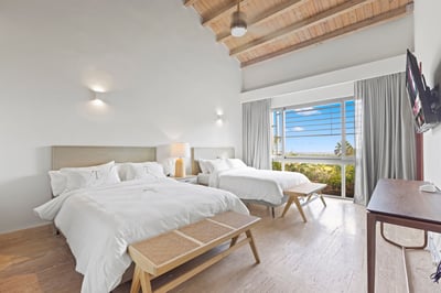 Luxury Villa Photo #46