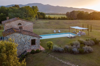 Luxury Villa Photo #3