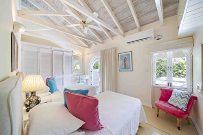 Luxury Villa Photo #24