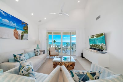 Luxury Villa Photo #3
